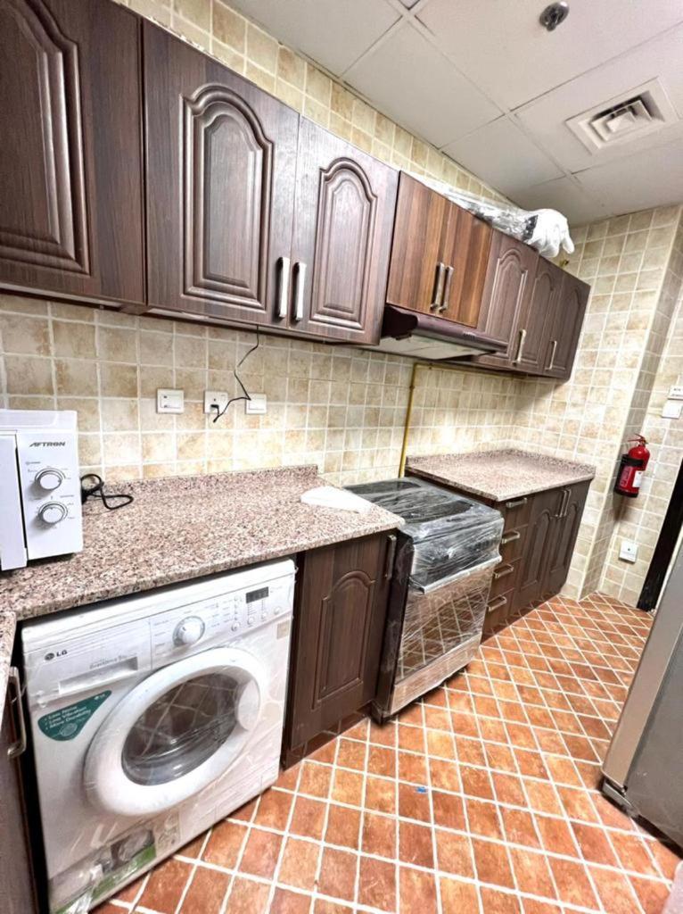 Small Private Partition In Al Barsha 1 Near Metro * Dubaï